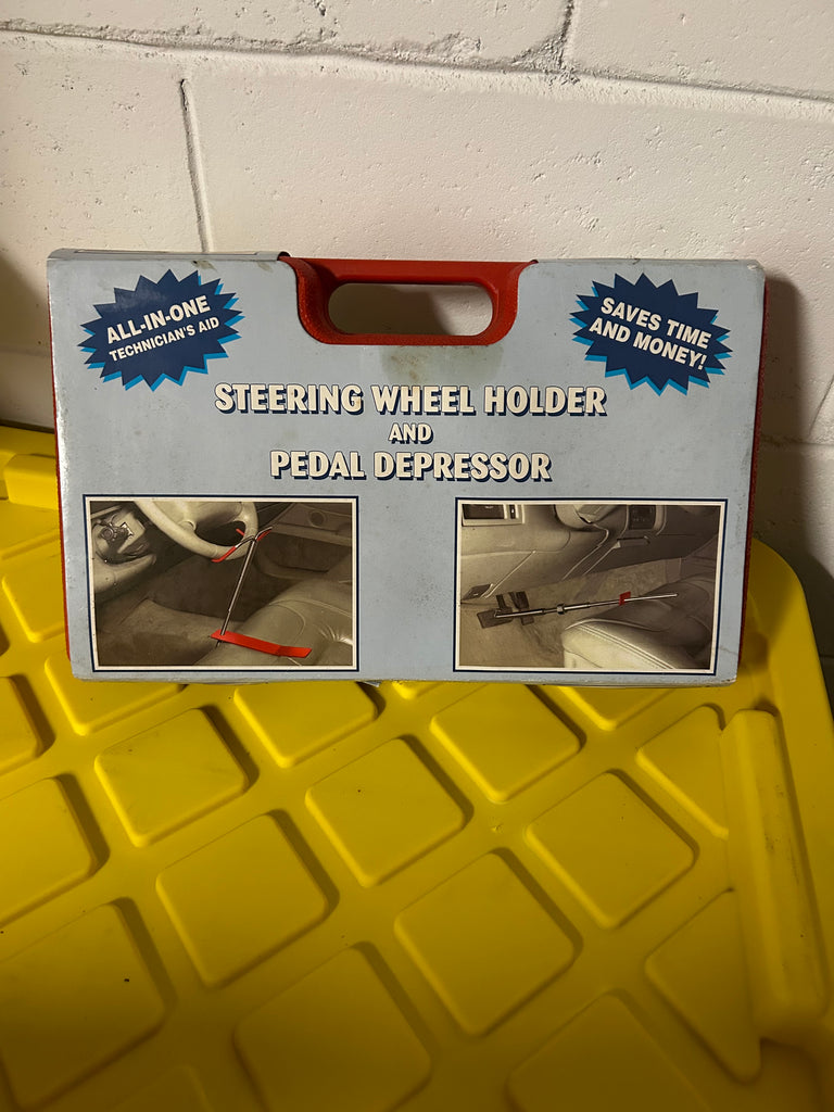 Steering wheel holder